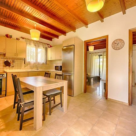 Cozy Family Friendly Apartment With Large Garden Close To Beaches - Dirella Kynopiástai Eksteriør billede