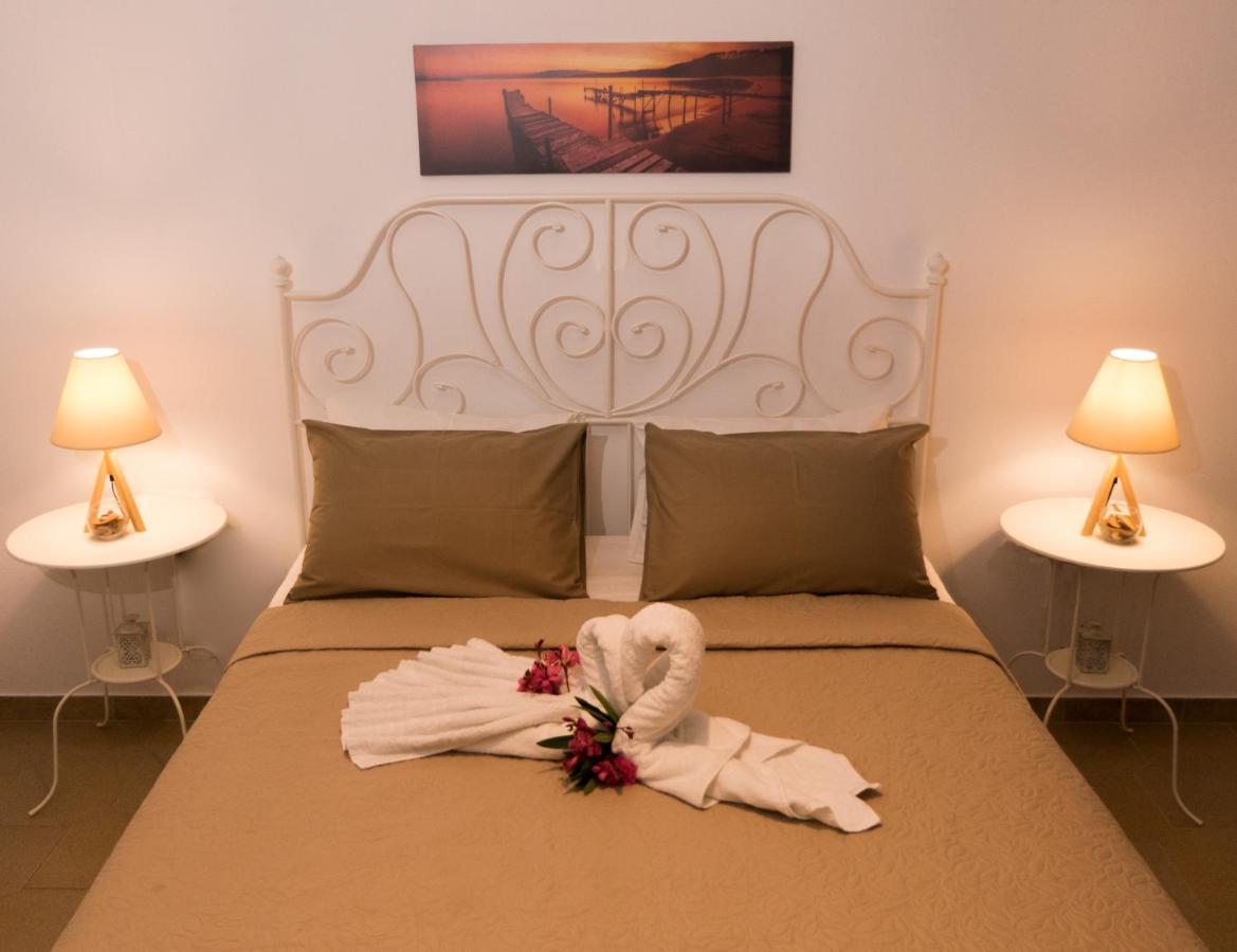 Cozy Family Friendly Apartment With Large Garden Close To Beaches - Dirella Kynopiástai Eksteriør billede