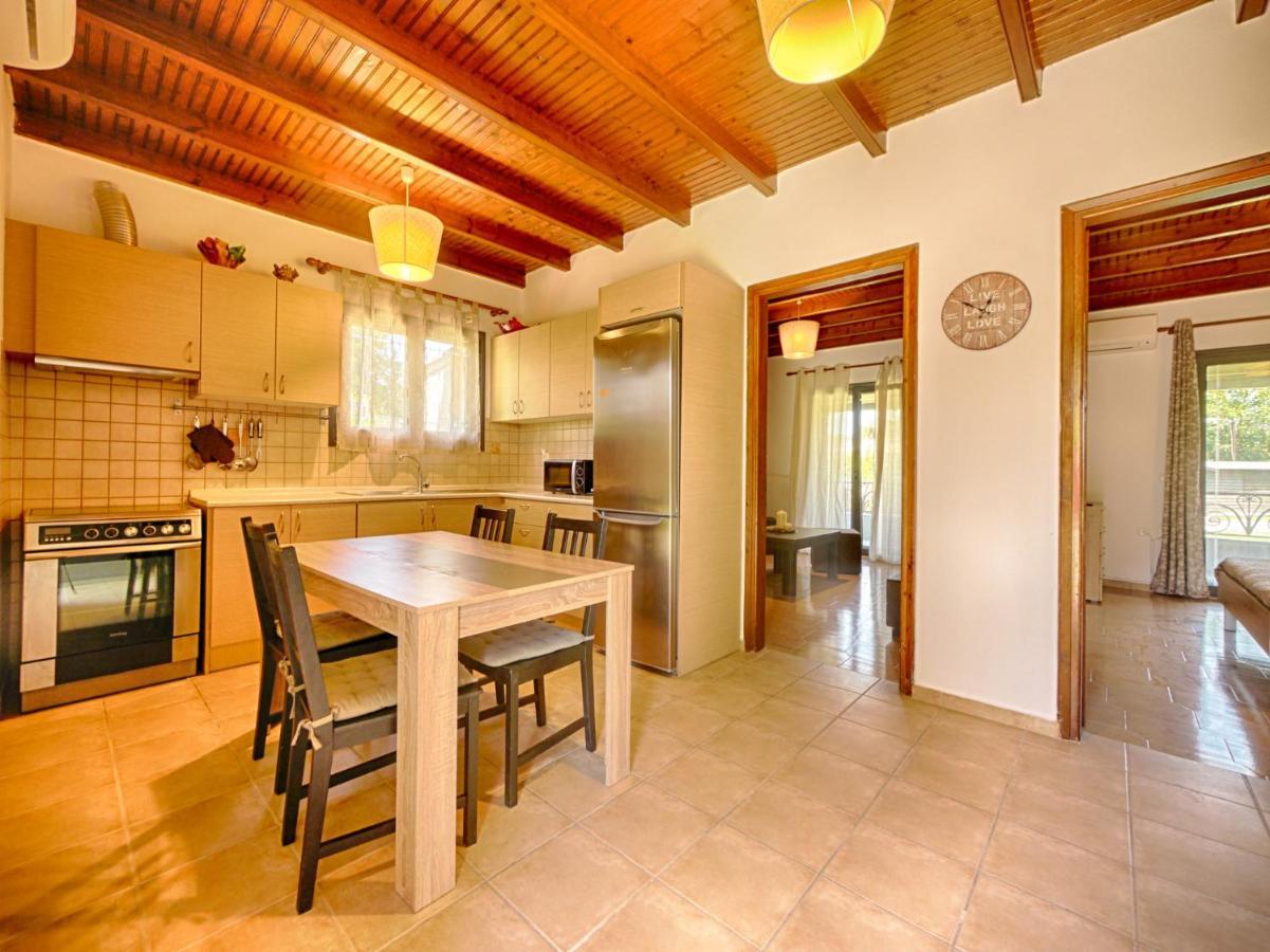 Cozy Family Friendly Apartment With Large Garden Close To Beaches - Dirella Kynopiástai Eksteriør billede