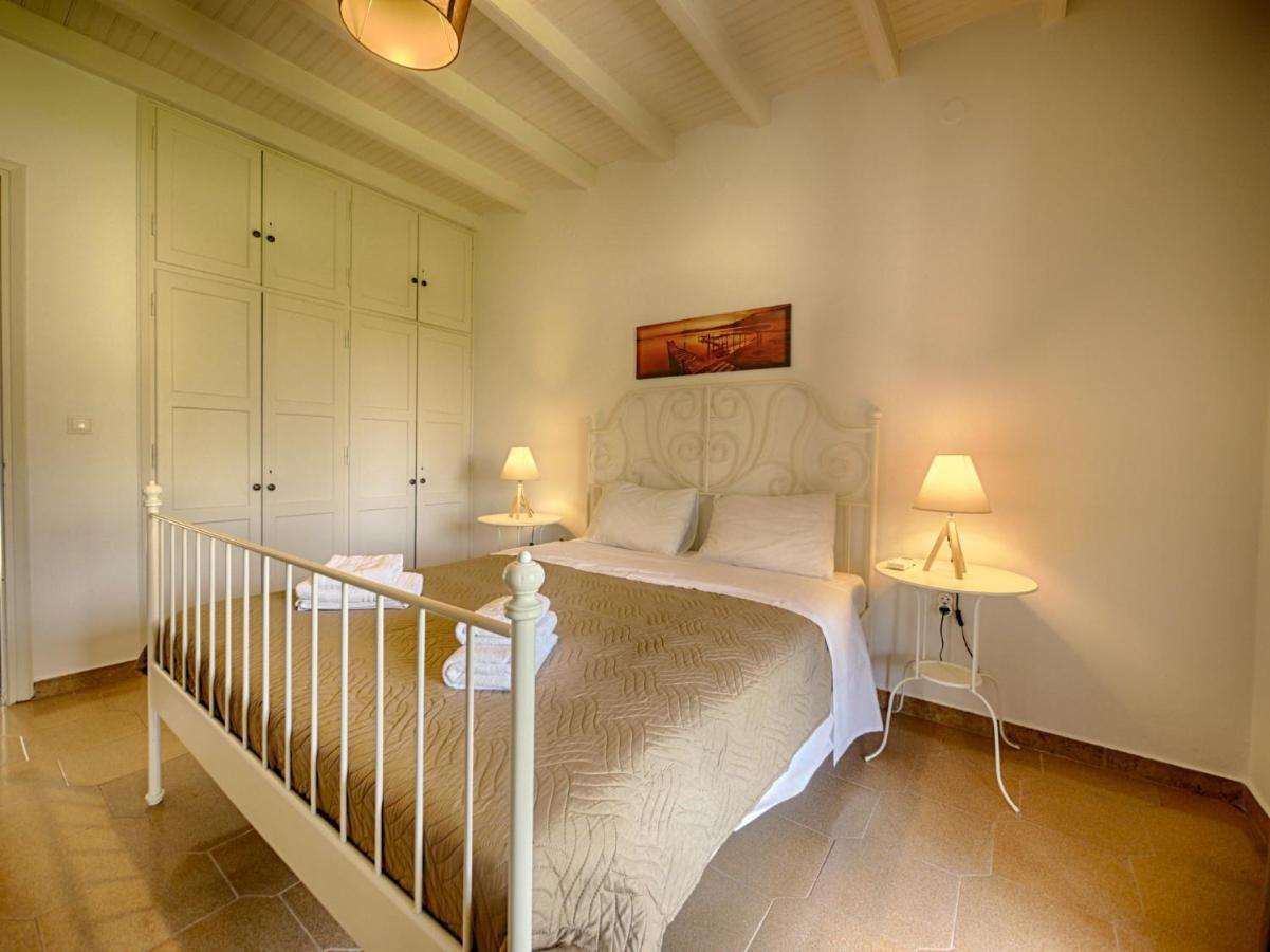 Cozy Family Friendly Apartment With Large Garden Close To Beaches - Dirella Kynopiástai Eksteriør billede