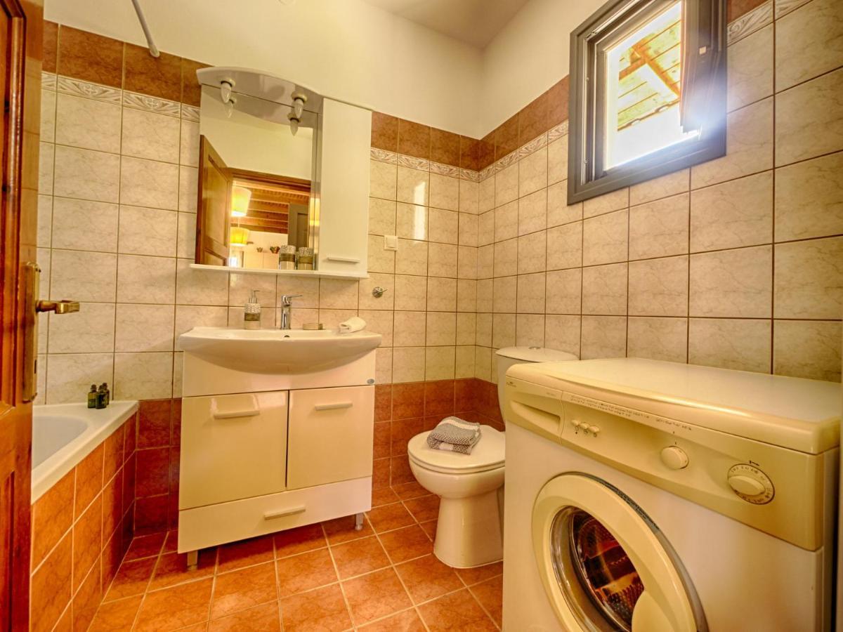 Cozy Family Friendly Apartment With Large Garden Close To Beaches - Dirella Kynopiástai Eksteriør billede