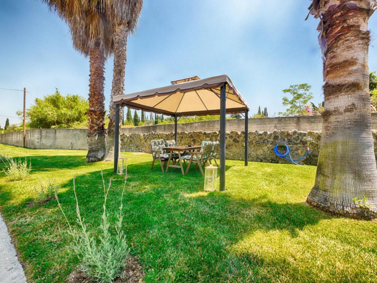 Cozy Family Friendly Apartment With Large Garden Close To Beaches - Dirella Kynopiástai Eksteriør billede