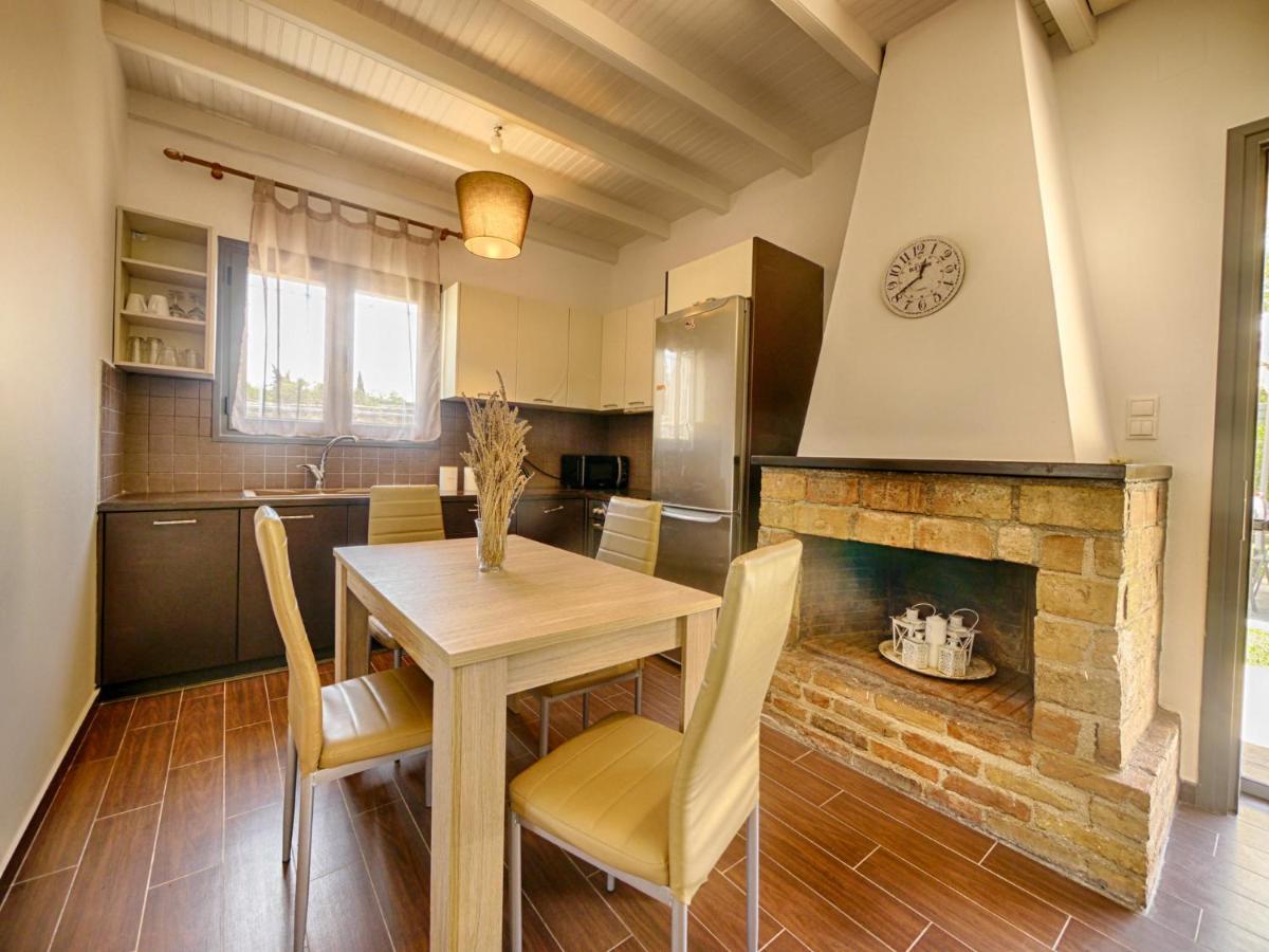Cozy Family Friendly Apartment With Large Garden Close To Beaches - Dirella Kynopiástai Eksteriør billede