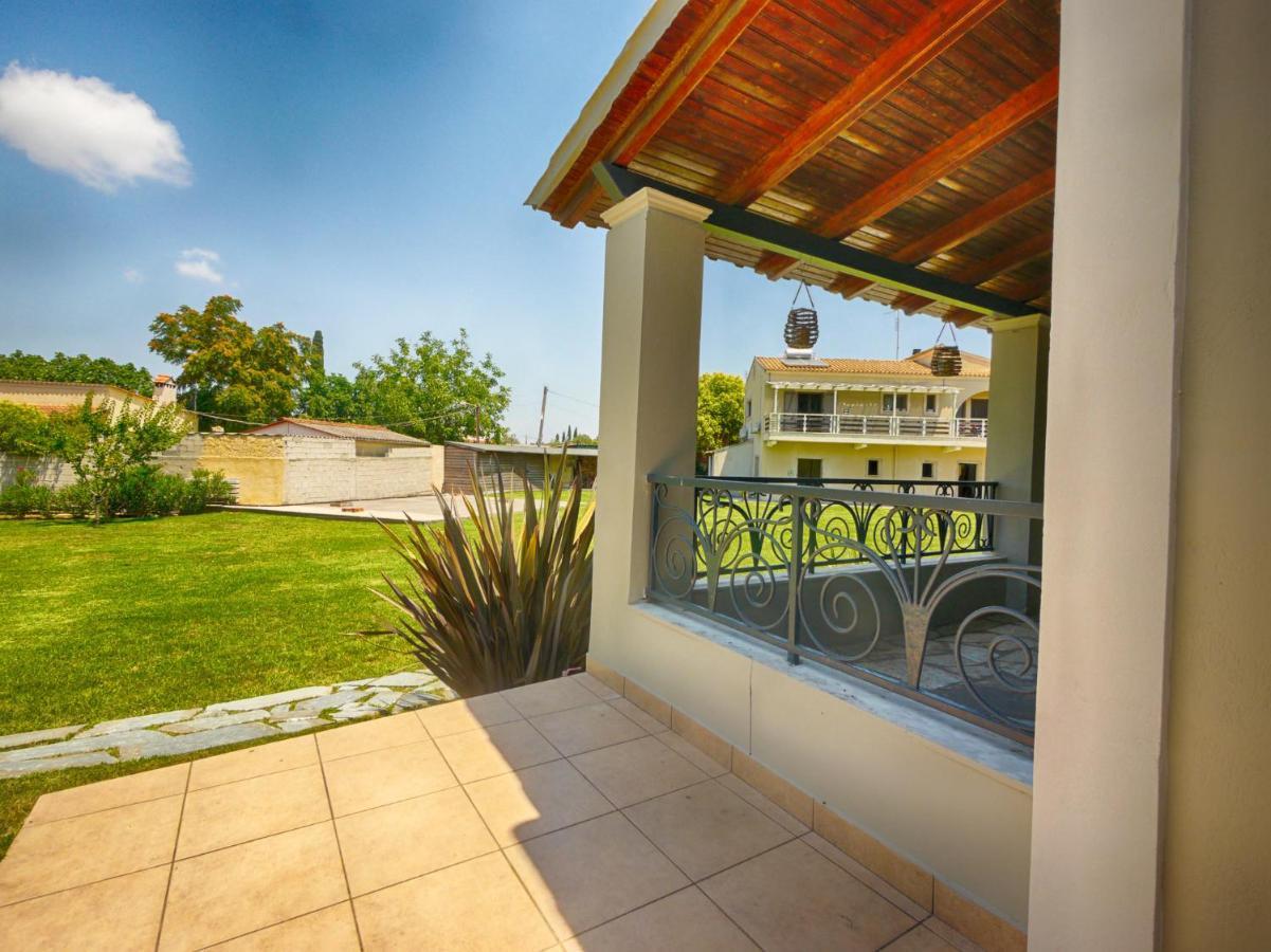 Cozy Family Friendly Apartment With Large Garden Close To Beaches - Dirella Kynopiástai Eksteriør billede