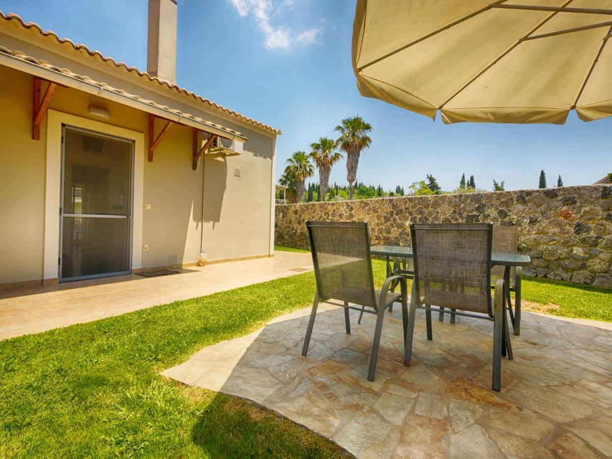 Cozy Family Friendly Apartment With Large Garden Close To Beaches - Dirella Kynopiástai Eksteriør billede