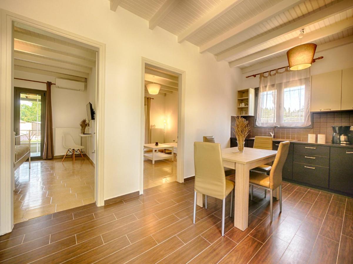 Cozy Family Friendly Apartment With Large Garden Close To Beaches - Dirella Kynopiástai Eksteriør billede