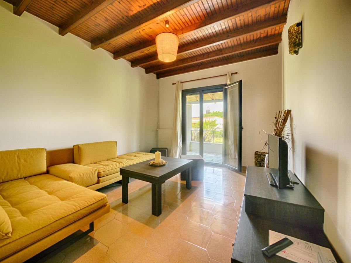 Cozy Family Friendly Apartment With Large Garden Close To Beaches - Dirella Kynopiástai Eksteriør billede