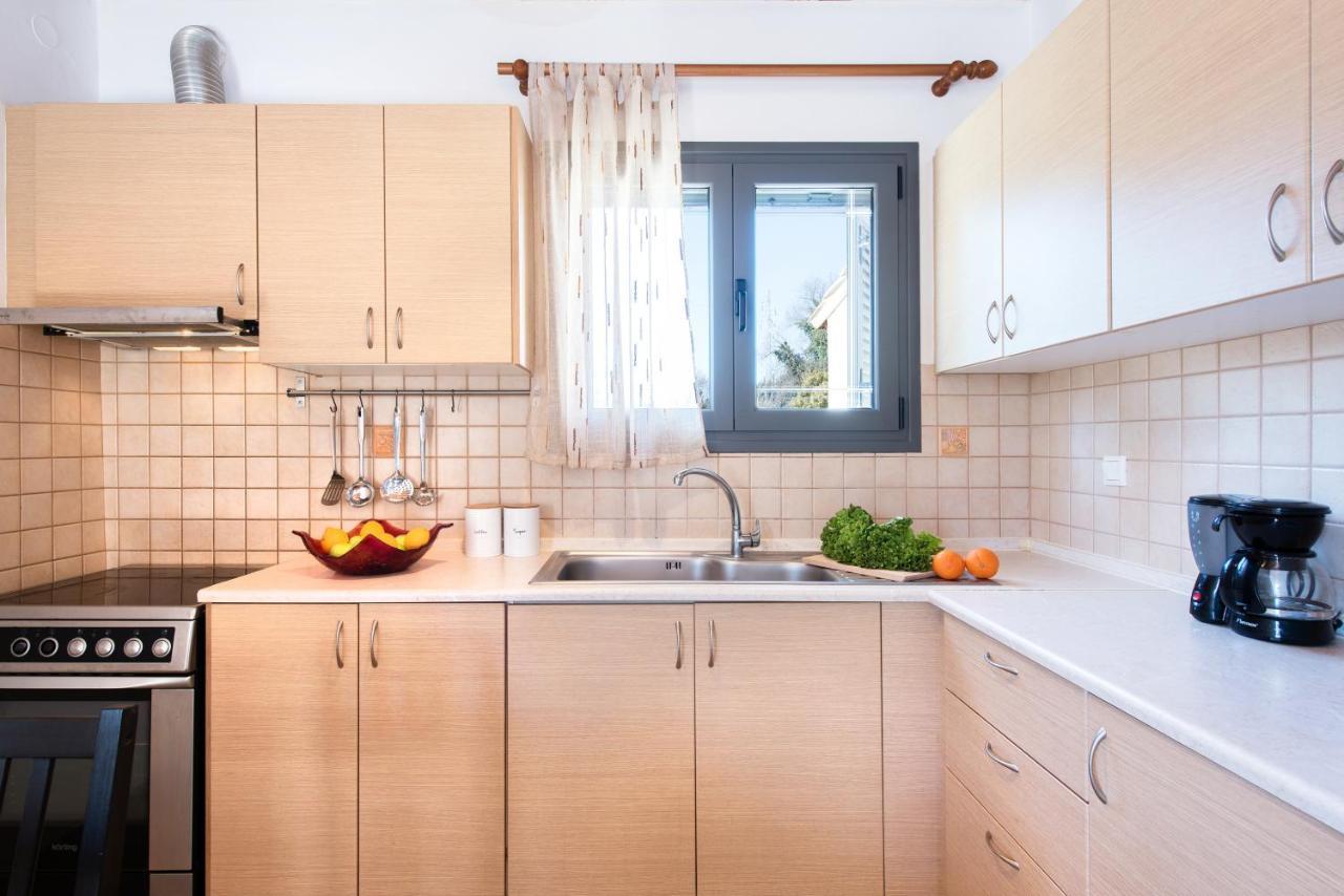 Cozy Family Friendly Apartment With Large Garden Close To Beaches - Dirella Kynopiástai Eksteriør billede