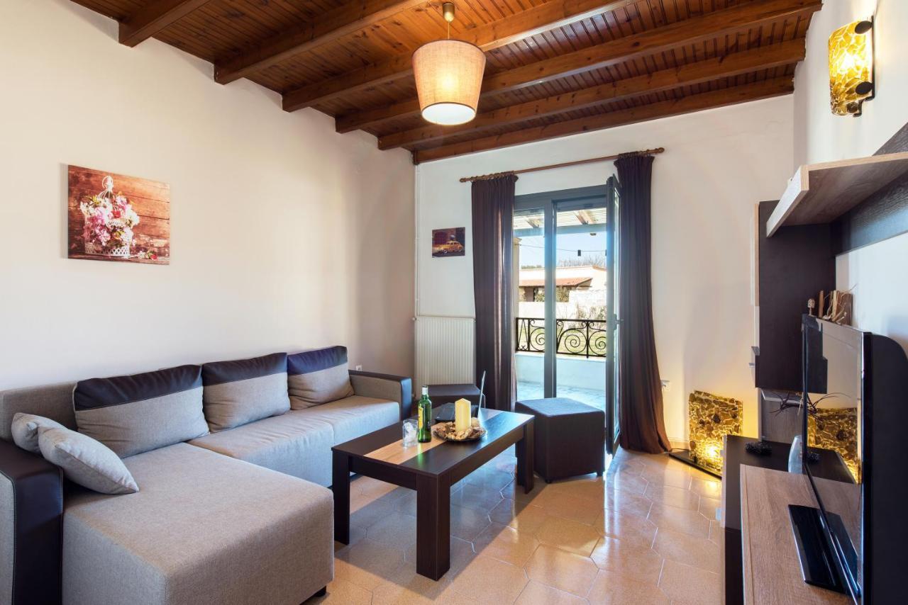Cozy Family Friendly Apartment With Large Garden Close To Beaches - Dirella Kynopiástai Eksteriør billede