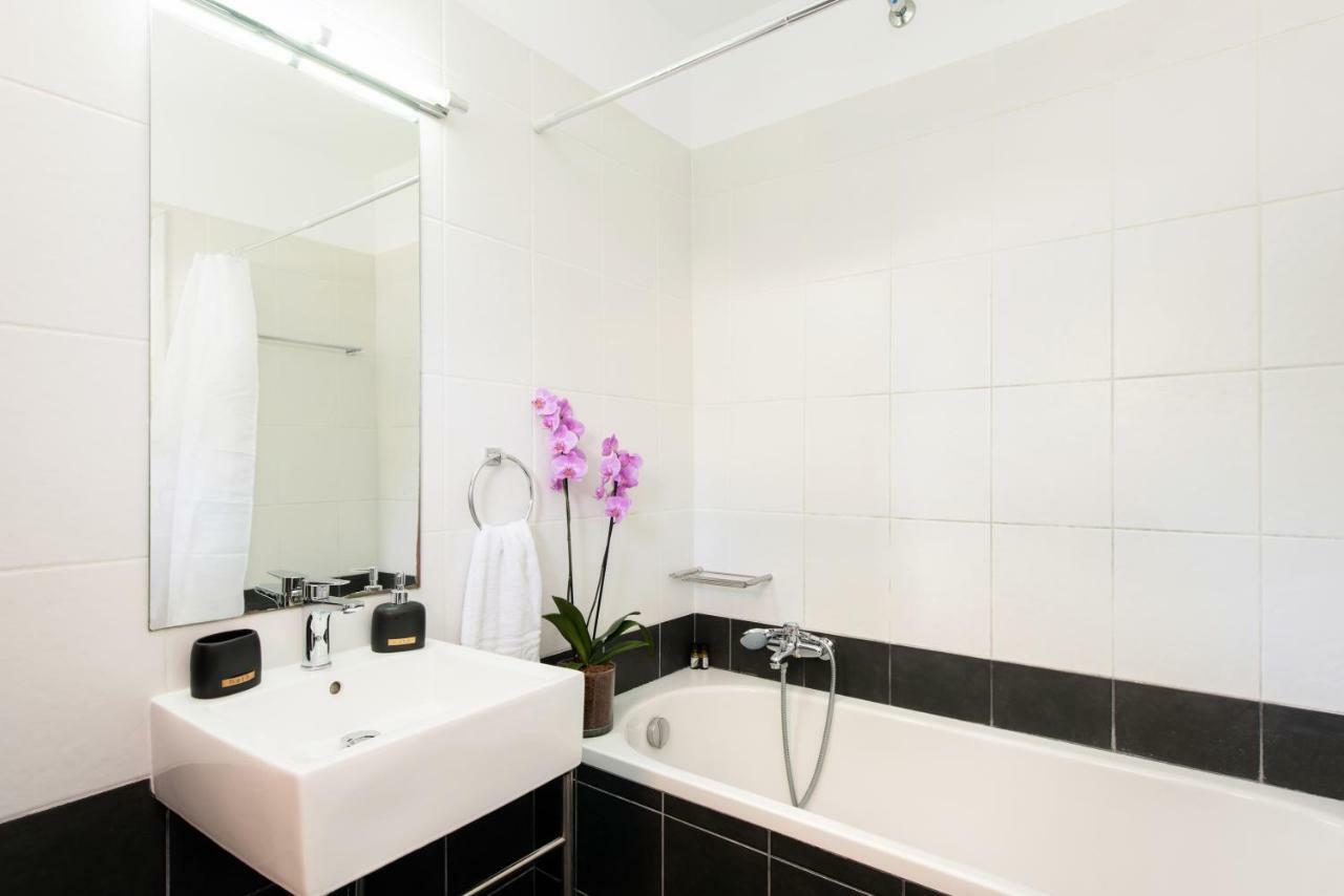 Cozy Family Friendly Apartment With Large Garden Close To Beaches - Dirella Kynopiástai Eksteriør billede